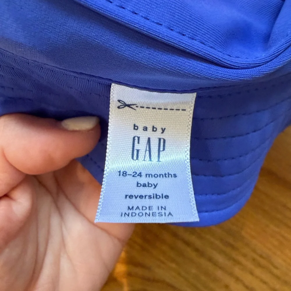 Gap Baby Rash Guard & Reversible Hat Swim Set 18-24 Months